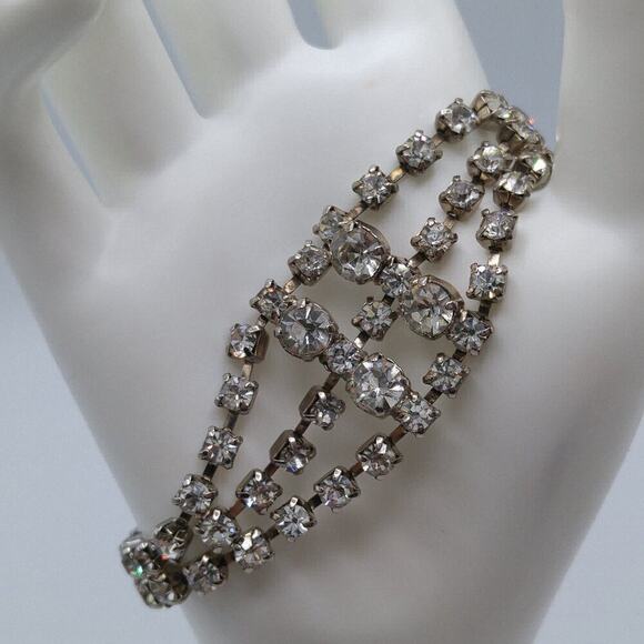 Vintage Clear Rhinestone Wedding Bracelet, Added Screw Lock Magnetic Clasp, 8 In - Picture 1 of 10